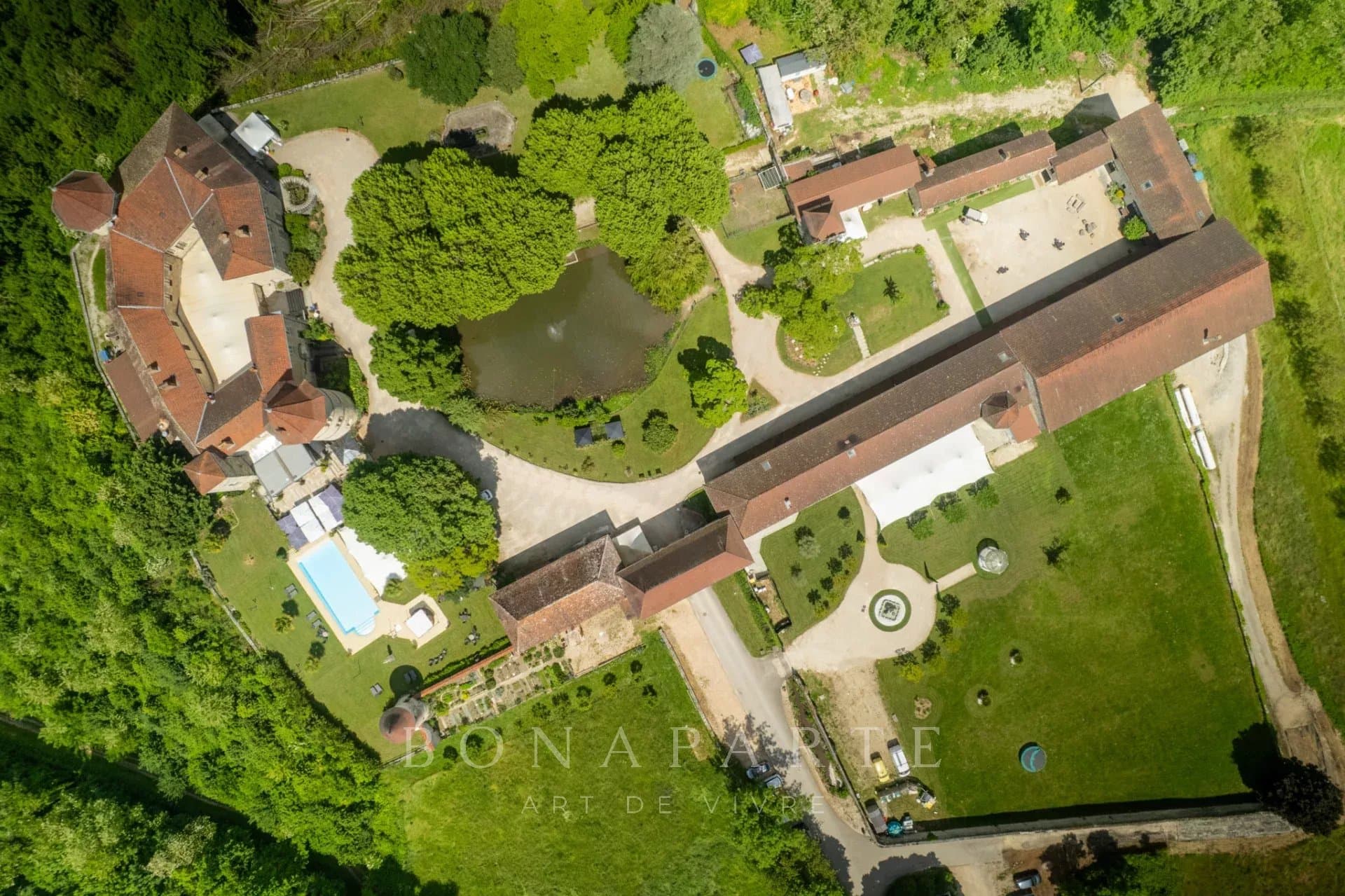 Château d’Exception aux – Domaine Hôtelier 4* & Événementiel