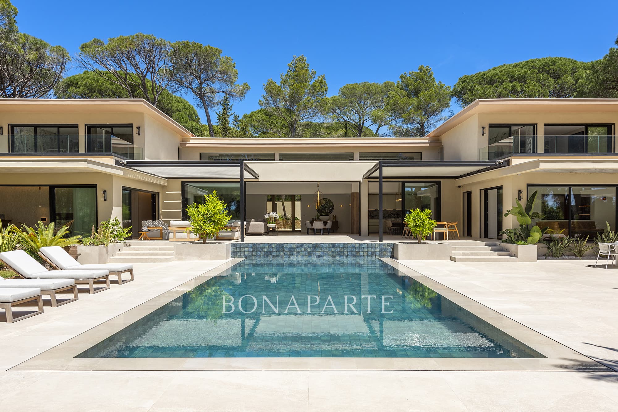 CO-EXCLUSIVITE : Villa ultra contemporaine d'environ 400m2 h